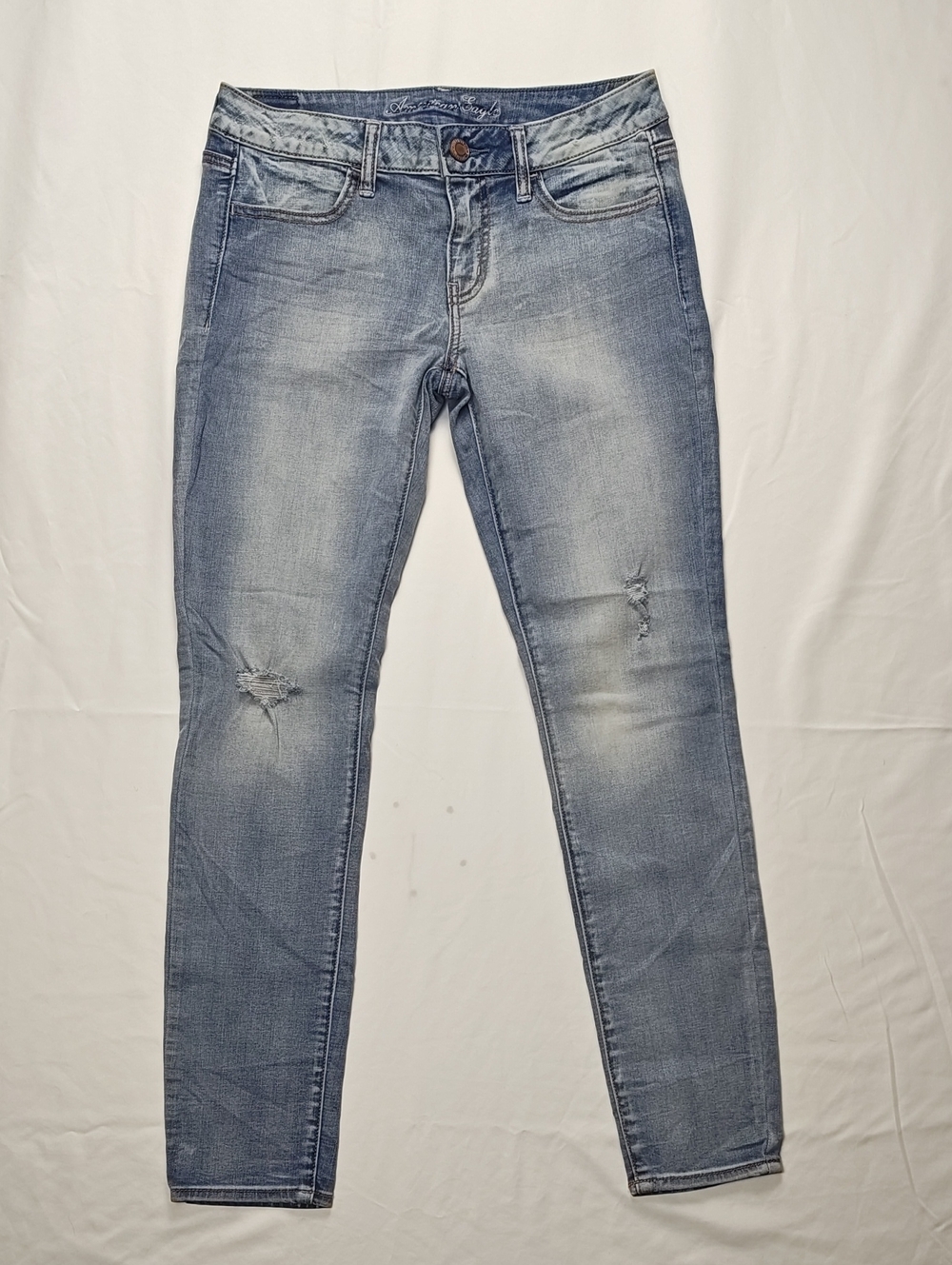 American Eagle Women’s Light Blue Distressed Jegging Size 8